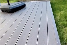 Komposittäckning med ihålig kärna